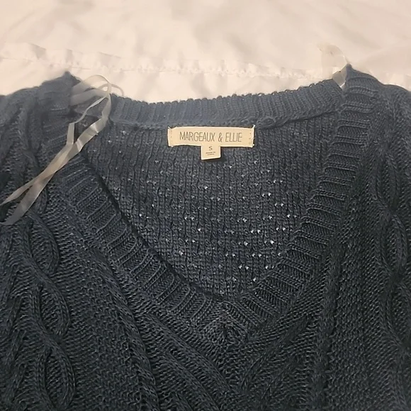 Lightweight 3/4 sleeve top - Picture 2 of 4